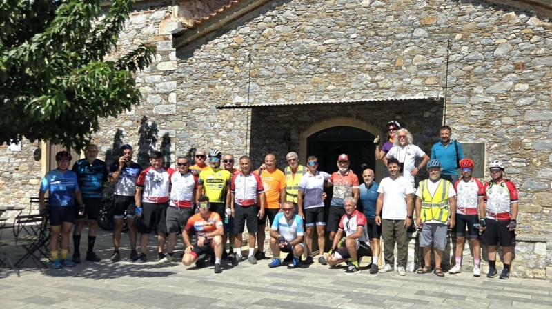 &Pi;&omicron;&delta;&eta;&lambda;&alpha;&tau;&omicron;ύ&mu;&epsilon; &mu;&alpha;&zeta;ί &gamma;&iota;&alpha; &tau;&eta; &phi;&iota;&lambda;ί&alpha; &tau;&omega;&nu; &lambda;&alpha;ώ&nu;